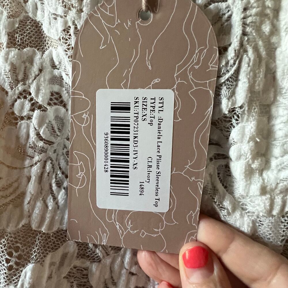 Meshki Daniela lace plisse cream lace skirt and top XXS and XS - Picture 7 of 9